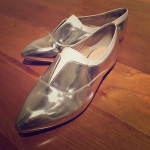 NWOT French Connection silver flats