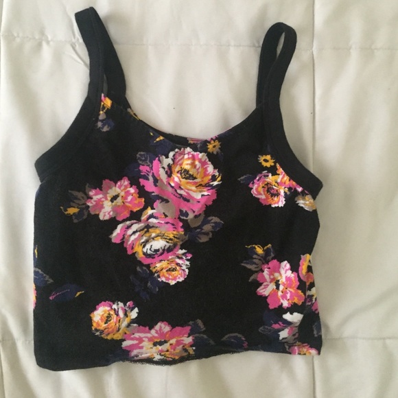 Kendall & Kylie Pacsun floral cropped tank