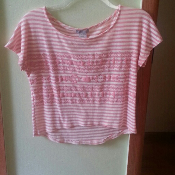 CHARLOTTE RUSSE CROP TOP✨