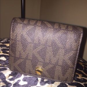 MIchael kors mini wallet