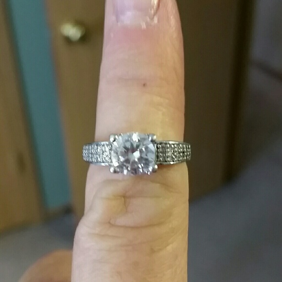 Diamonique sterling silver 925. Gorgeous ring.