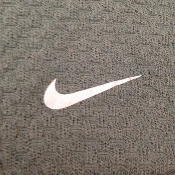 Nike lounge top - Picture 2 of 3