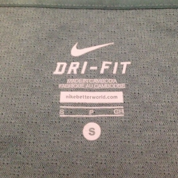Nike lounge top - Picture 3 of 3
