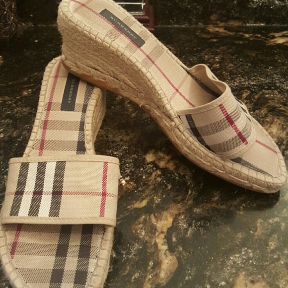 AUTHENTIC BURBERRY ESPADRILLE SLIDES