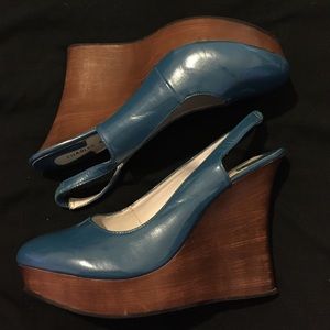 Patent blue wedge