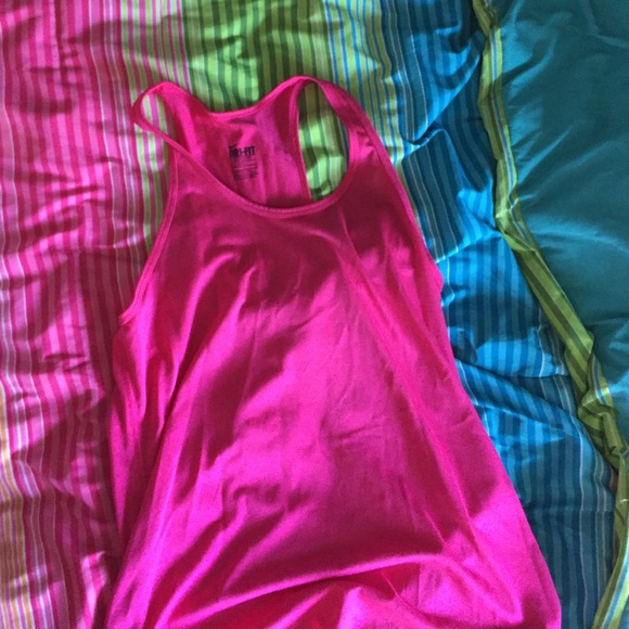 pink loose running shirt