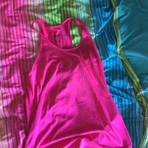 pink loose running shirt