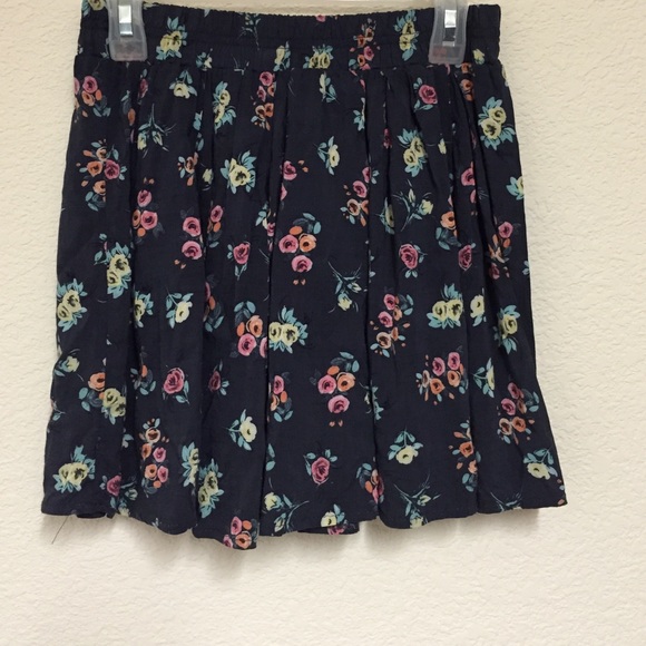 Brandy Melville skirt