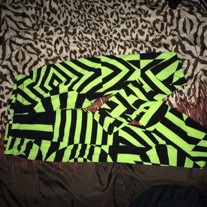 Neon printed lightweight leggings.