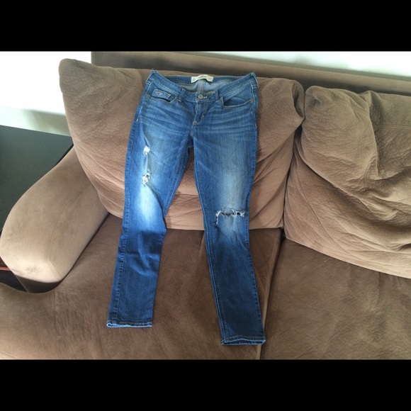 Hollister Ripped Skinny Jeans!