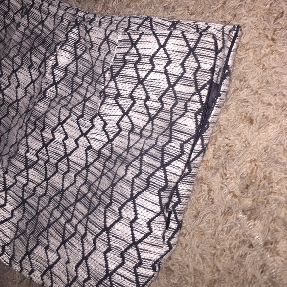 High waisted shorts - Picture 2 of 2