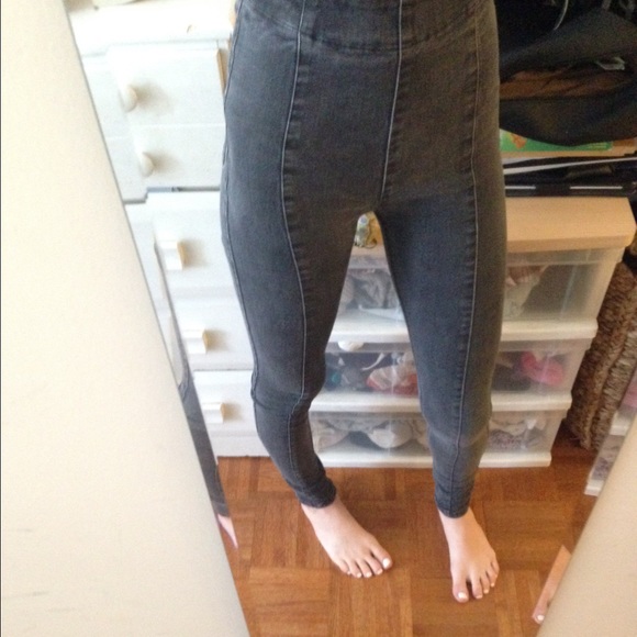 High waisted grey jeans. - Picture 2 of 2