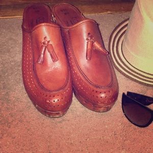 Vintage Connie leather clogs