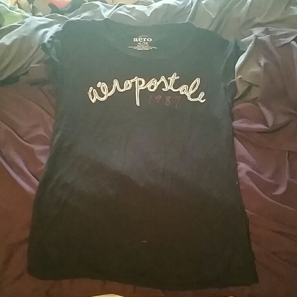 Black Aeropostale t shirt