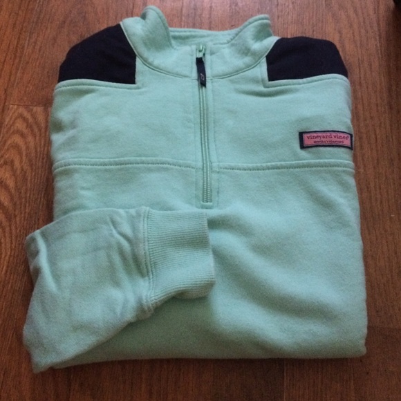 Vineyard Vines women's shep shirt