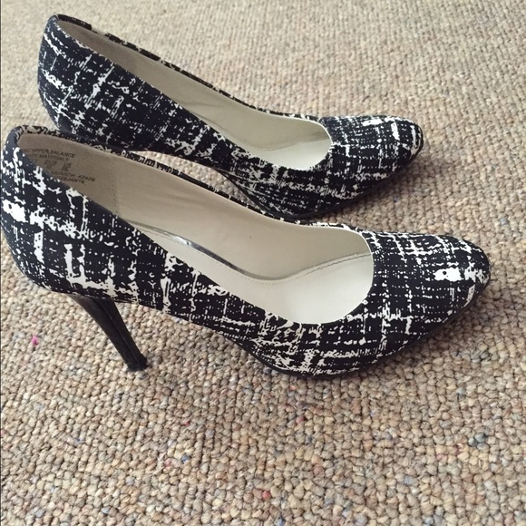 Metaphor high heels - Picture 1 of 3