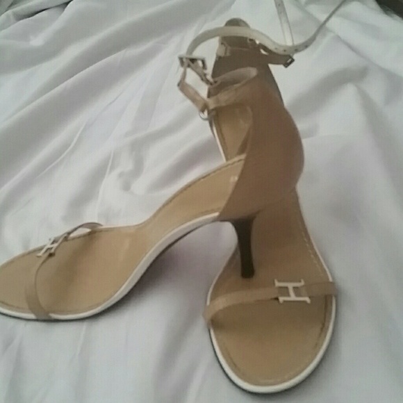Lightly worn Tommy Hilfiger heels - Picture 3 of 4