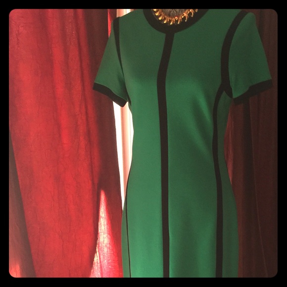 Dress - Picture 3 of 3