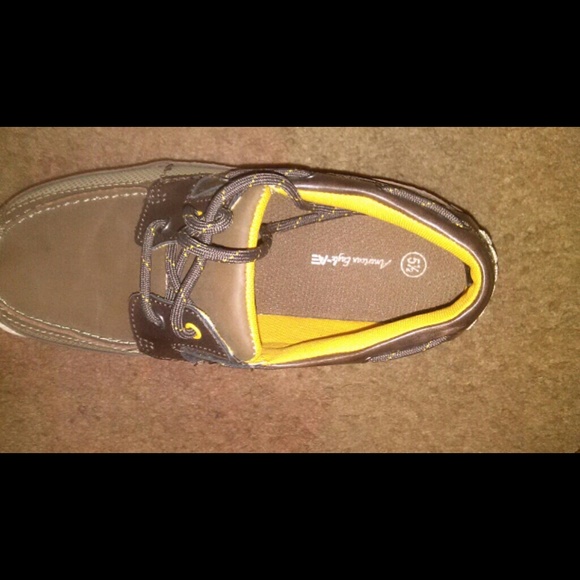 American Eagle Shoes - Picture 2 of 2