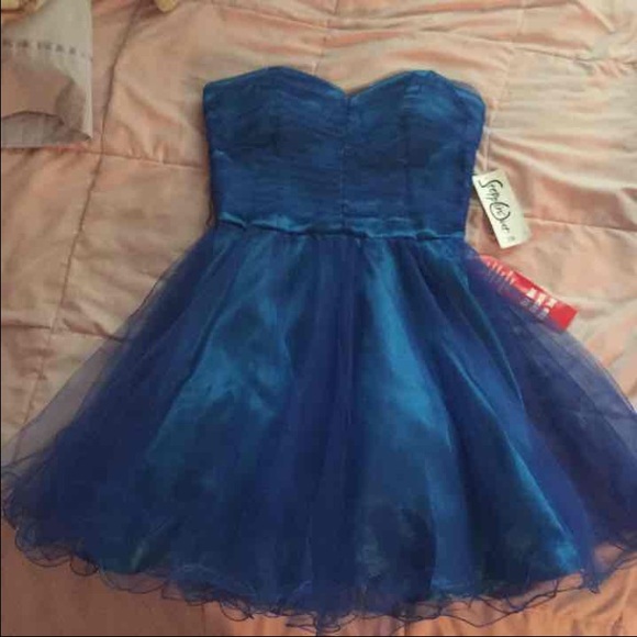 Royal blue tulle sweetheart neckline formal dress