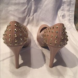 Steve Madden Nude pumps with gold studs