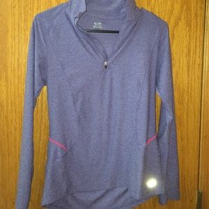 Champion pull over size Medium
