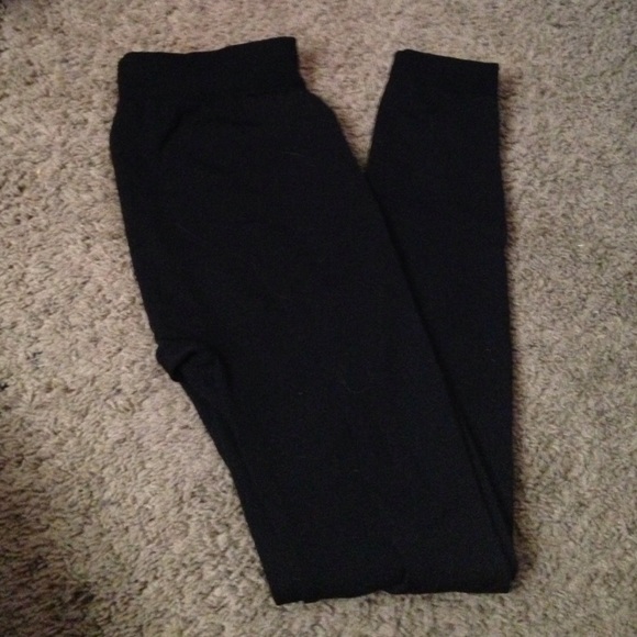 Black leggings. SOLD