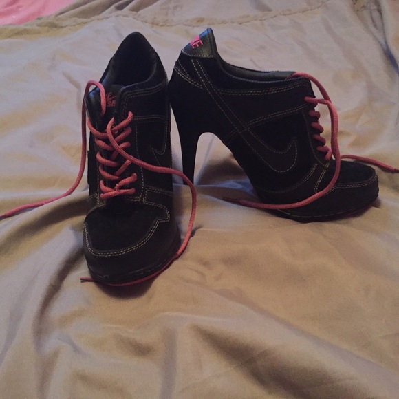 Nike heel/shoes