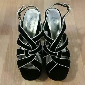 Shoedazzle Izabelle black shoes