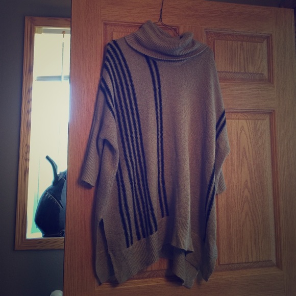 Long Poncho Style Maternity Shirt