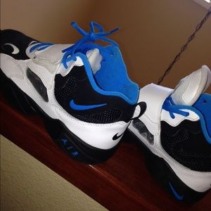 roaches nike shoes