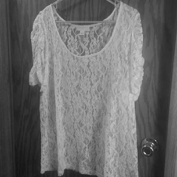 White lace tee - Picture 1 of 4