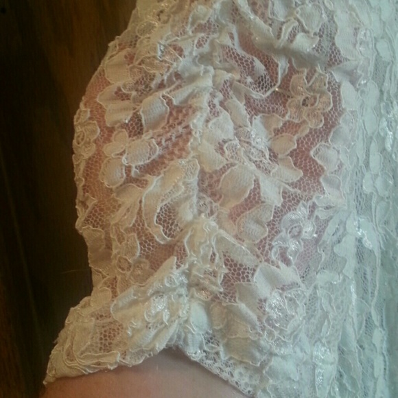 White lace tee - Picture 4 of 4