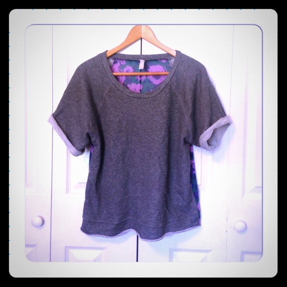 Gray thin short sleeve sweater