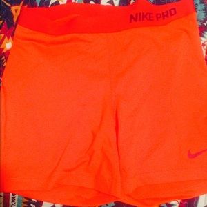 NIKE PRO