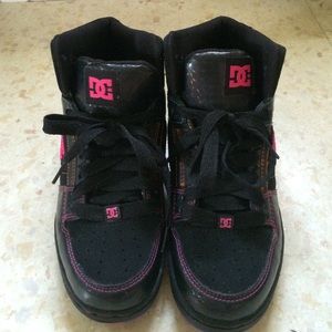 DC women's black high tops
