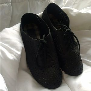 Black oxfords gently used