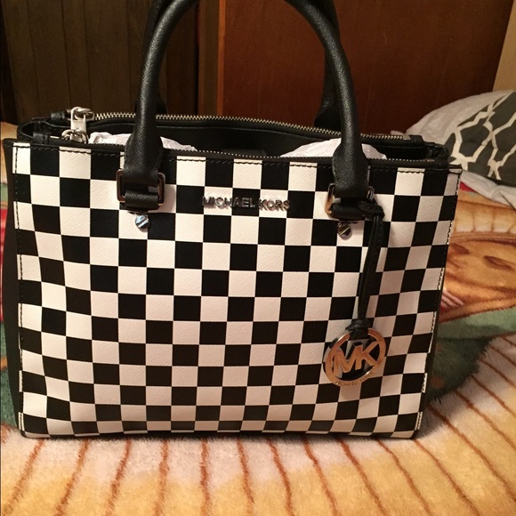 $250🅿️🅿️Mk sutton checkerboard medium size