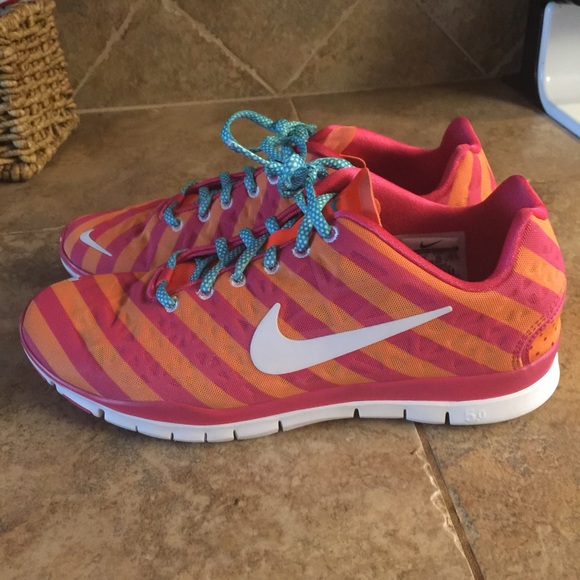 Rare comfy striped nikes