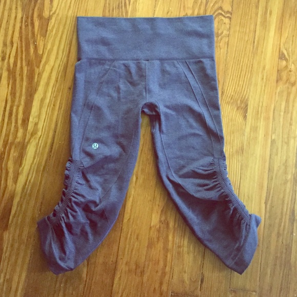🚫SOLD🚫 NWOT Lululemon Capri Pants - Picture 1 of 3