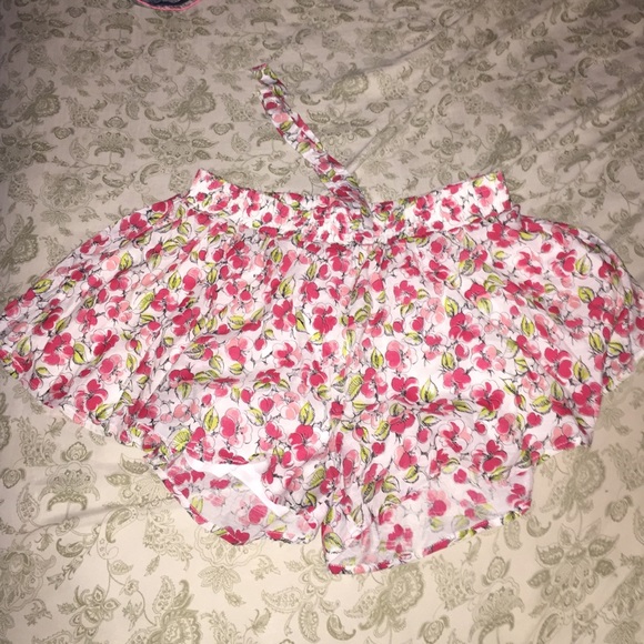 Short flowey pants