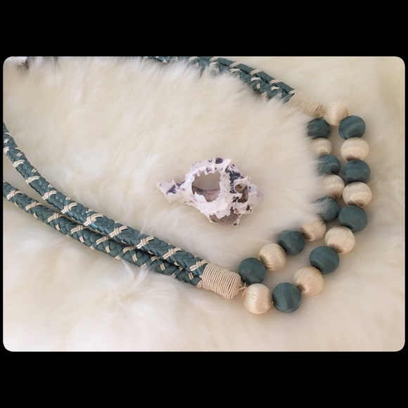 ❗️1. Garland Statement Necklace - Picture 3 of 4