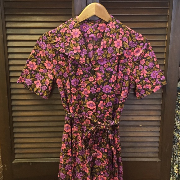 Vintage 1960s Floral Shirtwaist Dress