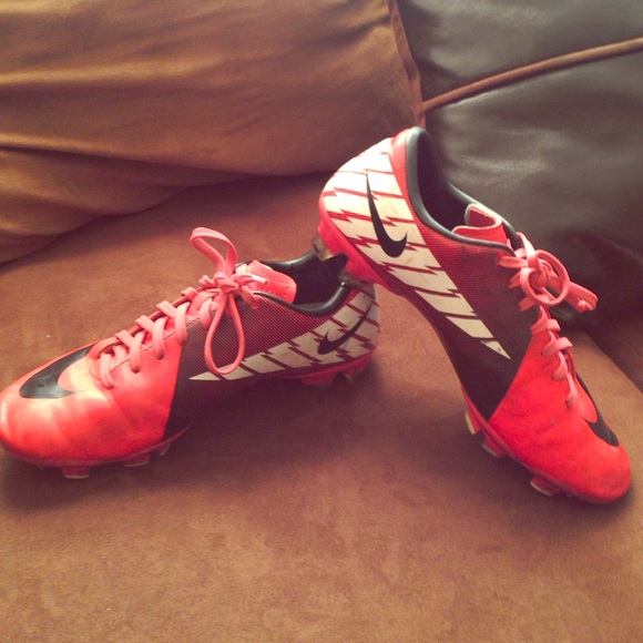 Soccer cleats