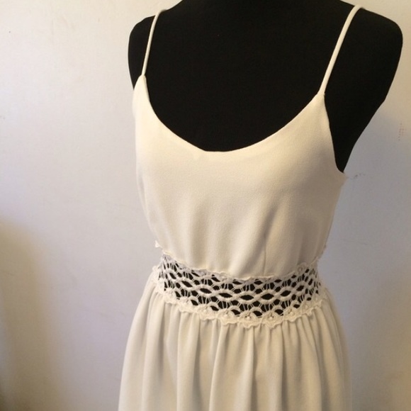 Embroidered Waist Dress - Picture 4 of 4