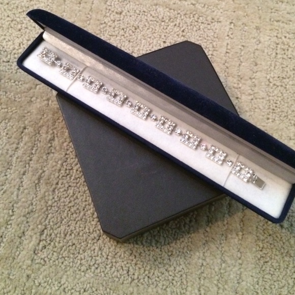 CZ diamond bracelet with Box💎