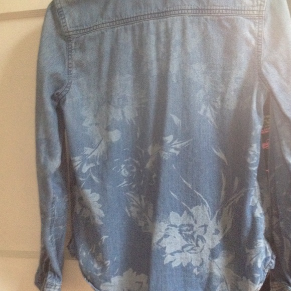 🚫SOLD🚫Gap denim shirt Size S - Picture 4 of 4