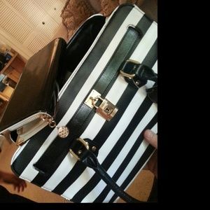 Leather purse and wallet