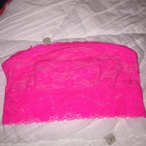 So crop top/ brallete