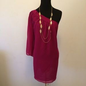 Mod Open Shoulder Dress with Necklace